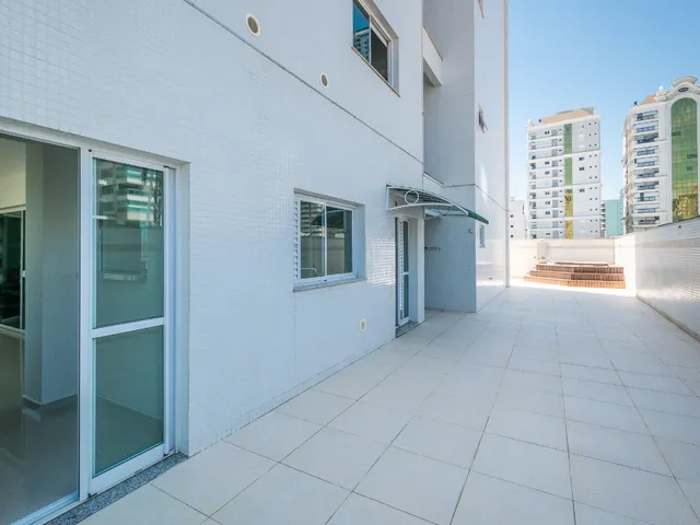 Imagem 13: Apartamento Garden para Venda em Meia Praia com 4 Quartos, Sendo 4 Suítes, 403M²
