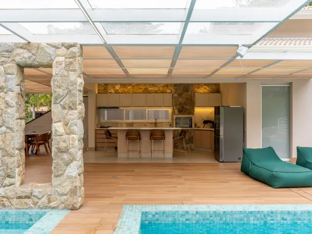 Imagem 4: Casa no Condomínio Colinas do Ermitage para Venda com 4 Quartos, Sendo 4 Suítes, 600M²