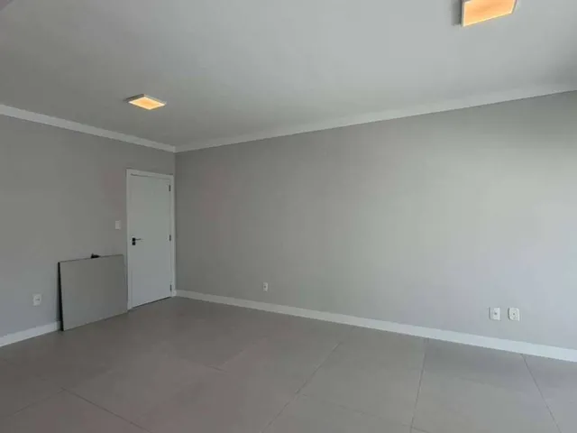 Imagem 2: Apartamento À Venda, no Solar Moema II em Balneário Camboriú, Centro, com 2 Quartos, 73M²