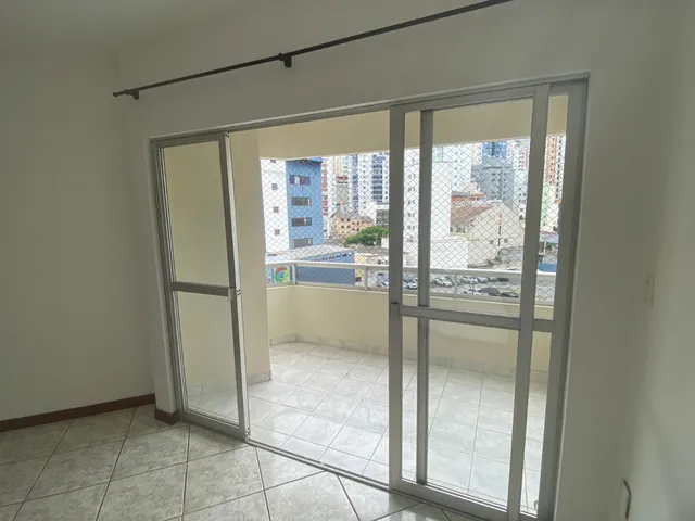 Imagem 3: Apartamento para Venda em Centro com 2 Quartos, 74M²
