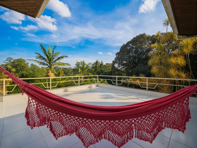 Imagem: Casa para Venda em Granja Viana com 4 Quartos