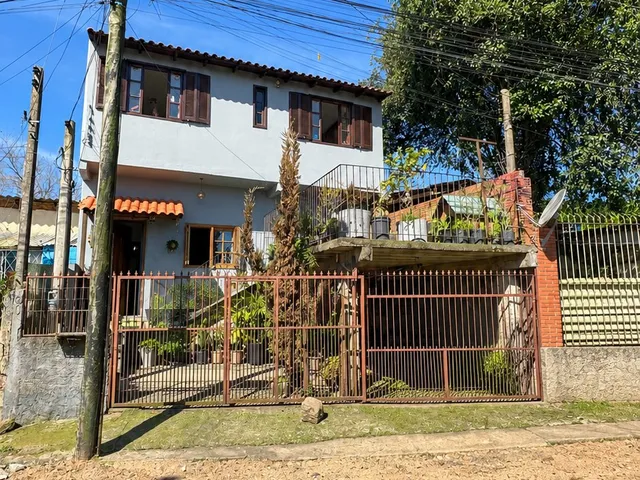 Imagem: Casa com 4 Dormitórios, Vaga de Garagem
