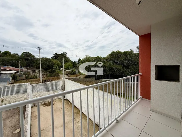 Imagem 2: Casa Sobreposta com 2 Quartos, Sacada com Churrasqueira e 2 Vagas no santa Cândida - Curitiba