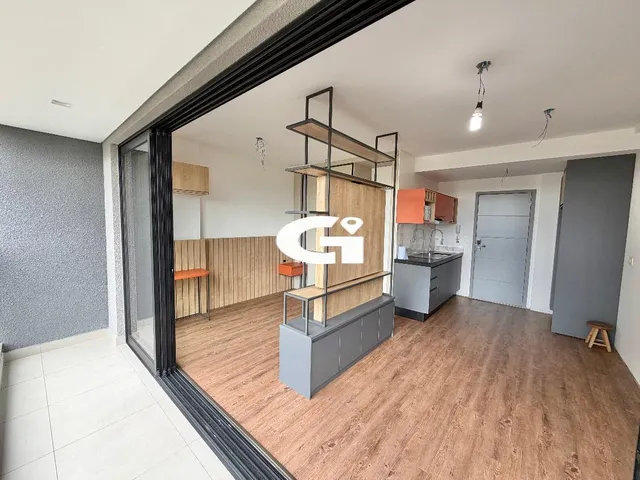 Imagem 12: Studio com Móveis Planejados e Sacada com Vista para o Jardim Botânico - Curitiba