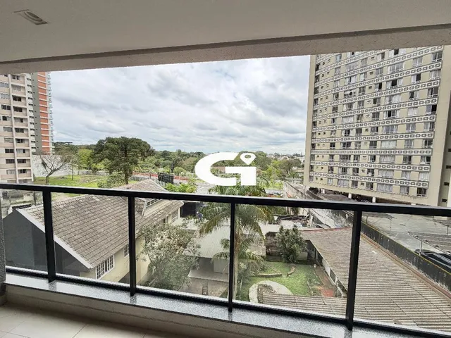 Imagem 6: Studio com Móveis Planejados e Sacada com Vista para o Jardim Botânico - Curitiba