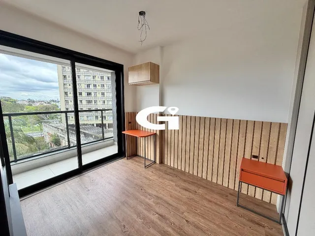 Imagem 5: Studio com Móveis Planejados e Sacada com Vista para o Jardim Botânico - Curitiba