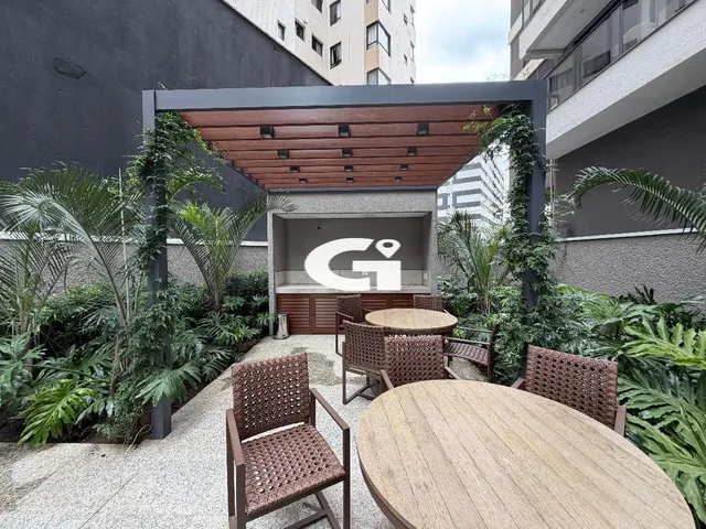 Imagem 15: Studio com Móveis Planejados e Sacada com Vista para o Jardim Botânico - Curitiba