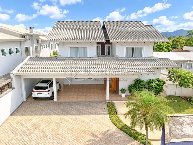Imagem: Casa de Alto Padrão Mobiliada com 5 Quartos