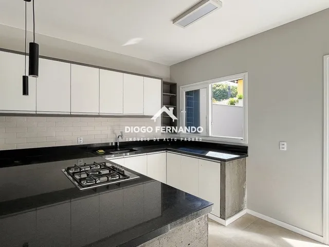 Imagem 5: Casa Contemporânea com Vista para a Lagoa Pequena