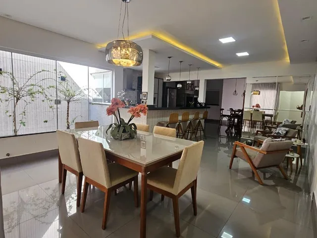 Imagem 10: Casa a Venda com Aquecedor Solar, Cozinha Gourmet, Garagem Coberta para 2 Carros