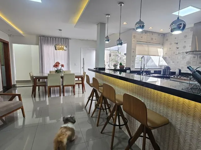 Imagem 16: Casa a Venda com Aquecedor Solar, Cozinha Gourmet, Garagem Coberta para 2 Carros