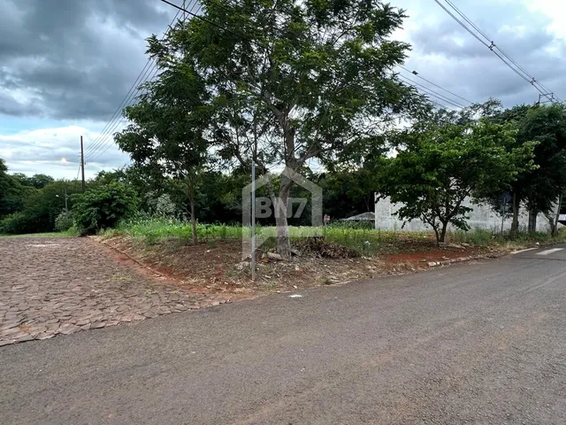 Imagem: Terreno de Esquina À Venda no Bairro Júpiter