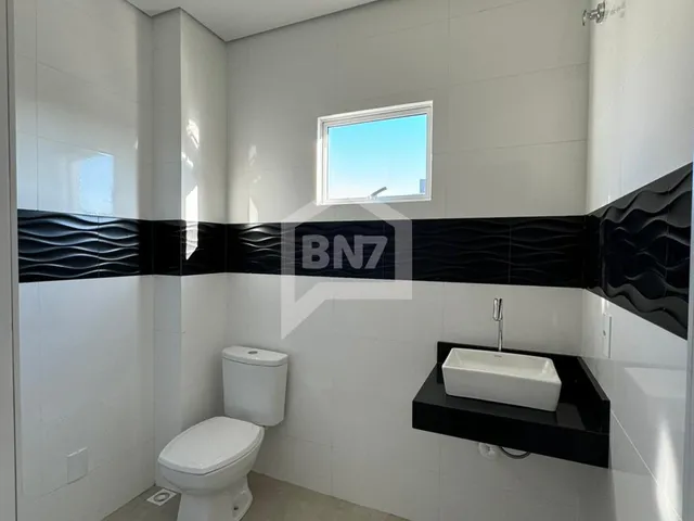 Imagem 3: Sala Comercial de Alto Padrão com Acabamentos Classe a - Pronta para Uso