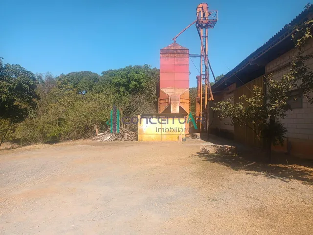 Imagem 2: Galpão Indústrial Urbano com 650 M² e Terreno com 3063,29M², À Venda em Pains-Mg