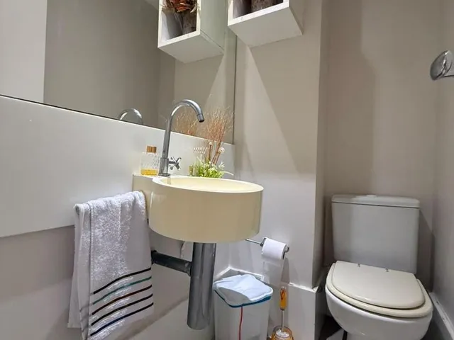 Imagem 9: Apartamento À Venda com 4 Quartos Revertidos para 3 Suítes 138 M² e Vista Mar na Pituba