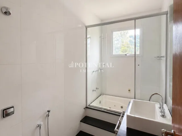 Imagem 16: Casa de Alto Padrão com Piscina Aquecida À Venda no Recanto da Lagoa