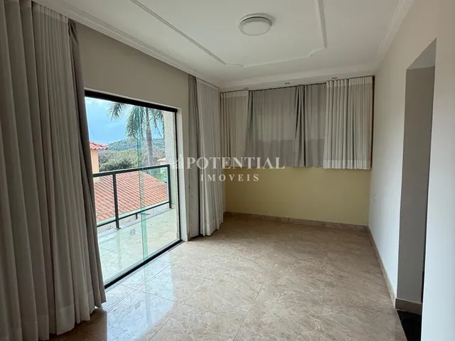 Imagem 12: Casa Alto Padrão para Aluguel com 3 Suítes