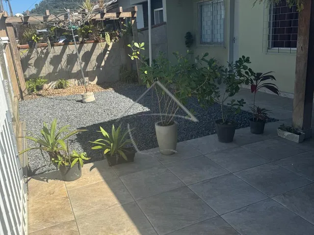 Imagem: Casa com 4 Quartos À Venda - Estrada Nova