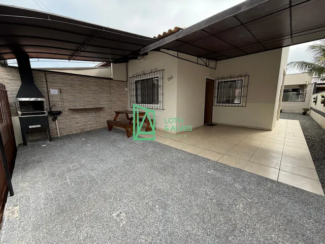 Imagem 3: Casa Semimobiliada À Venda, 2 Dormitórios Sendo 1 Suíte na Praia de Armação, Penha - Sc