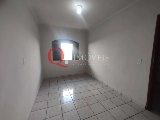 Imagem 13: Casa para Aluguel Mensal com 3 Quartos, Suíte, Garagem para 2 Carros e Área com Churrasqueira