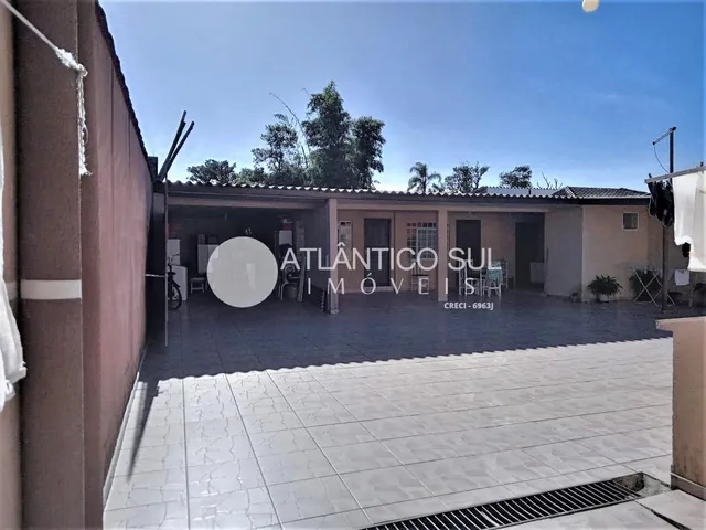 Imagem 2: Casa À Venda, com 03 Quartos e 02 Banheiros, Pereque, Matinhos - Pr
