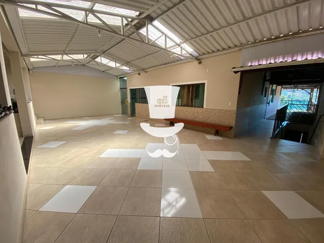 Imagem: Casa com Ponto Comercial À Venda em Barbacena