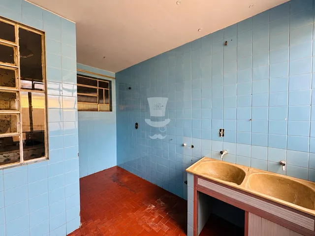 Imagem 6: Apartamento À Venda em Barbacena com 4 Dormitórios Sendo 1 Suíte no Centro