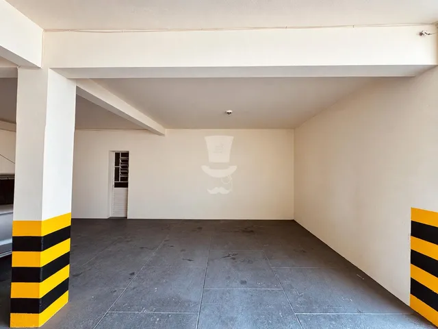 Imagem 9: Apartamento À Venda em Barbacena com 4 Dormitórios Sendo 1 Suíte no Centro