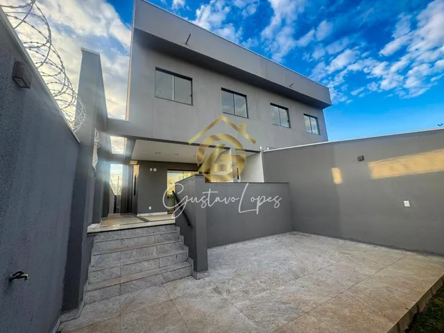 Imagem 3: Casa Duplex Moderna no Bairro Tiradente com 3 Quartos e 4 Vagas de Garagem a 5 Minutos do Centro