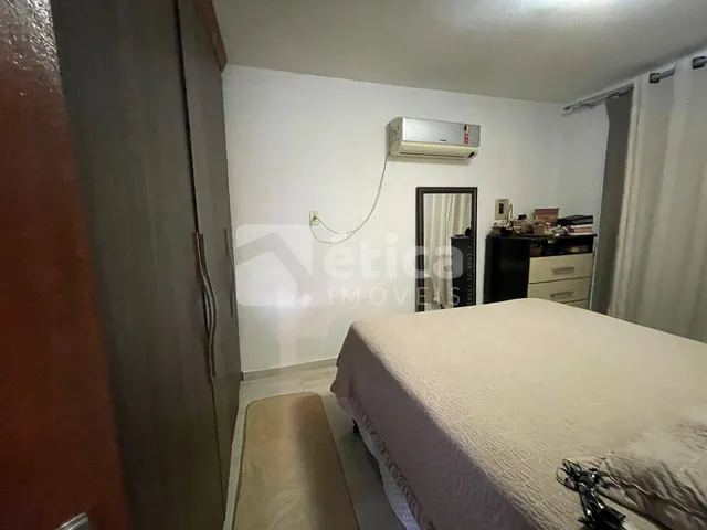 Imagem 9: Venda Exclusiva 2 Casas Espaçosas com Oportunidades de Investimento