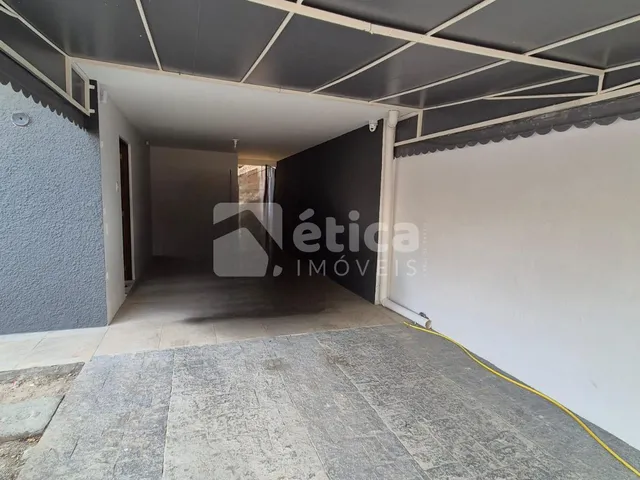 Imagem 2: Casa Comercial no Centro de Itajaí. Espaço, Conforto e Localização