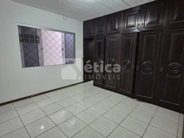 Imagem 4: Casa Comercial no Centro de Itajaí. Espaço, Conforto e Localização