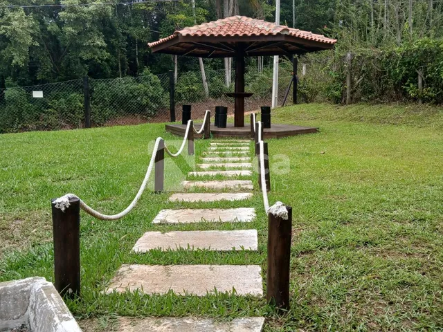Imagem 7: Sítio com 2.000 M , Estrutura Nova e Piscina no Bairro Medeiros Barra Velha