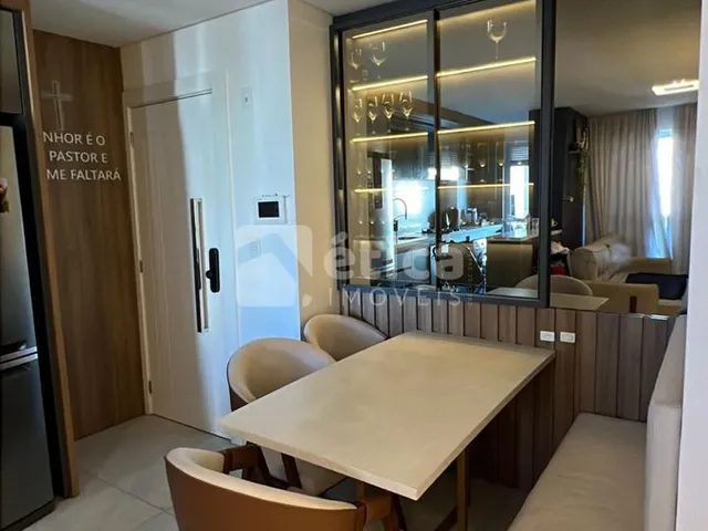 Imagem 3: Apartamento Mobiliado com 1 Suíte, 1 Dormitório e Sacada com Churrasqueira