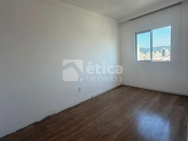Imagem 2: Apartamento À Venda no São João em Itajaí com 2 Dormitórios e Churrasqueira