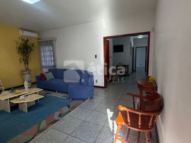 Imagem 3: Casa Averbada com 3 Suítes, Área Gourmet e Amplo Quintal