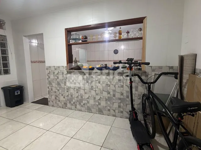 Imagem 15: Casa À Venda com 4 Dormitórios e Sala Comercial no Bairro Fazenda em Itajaí
