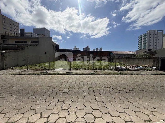 Imagem: Terreno À Venda com 602,70 M² no Centro