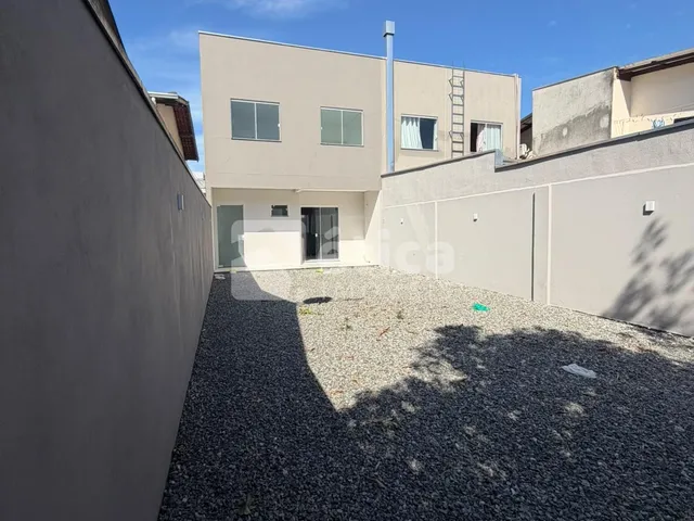 Imagem 10: Sobrado À Venda com 3 Dormitórios, Suíte com Closet e 2 Vagas