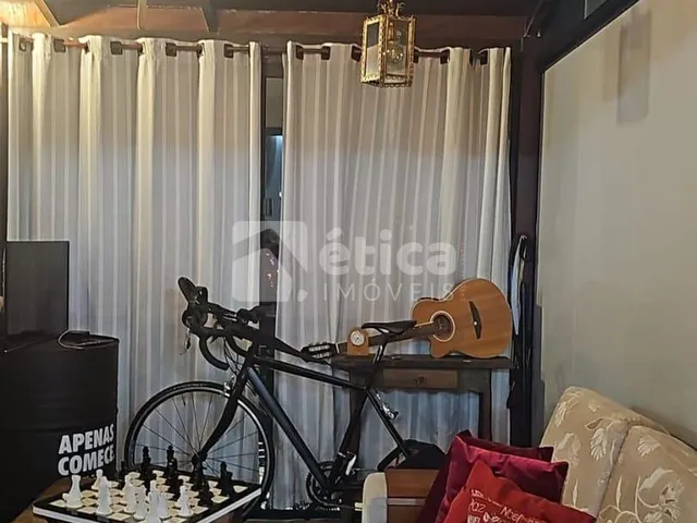 Imagem 8: Casa Averbada com 4 Dormitórios, 3 Suítes e Piscina À Venda no Fazenda Itajaí