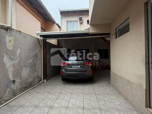 Imagem 2: Casa Semi Mobiliada para Locação com 4 Dormitórios no Bairro Fazenda, Itajaí