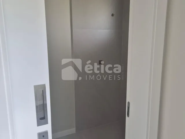 Imagem 4: Apartamento À Venda na Praia Brava com 2 Suítes e 82,5 M²