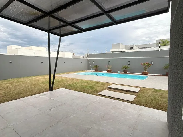 Imagem 15: Casa com 3 Suítes e Piscina À Venda no Bandeirantes