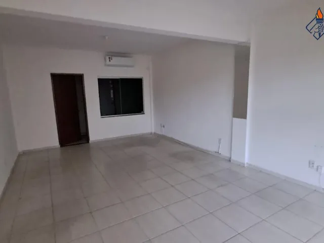 Imagem 2: Loja Comercial para Locação em Rua Pública, Centro, Feira de Santana, 1 Sala, 1 Banheiro, 30M² Área Total