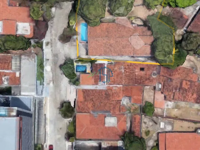 Imagem 6: Terreno de Esquina com Casa de 400M², Ideal para Edifício