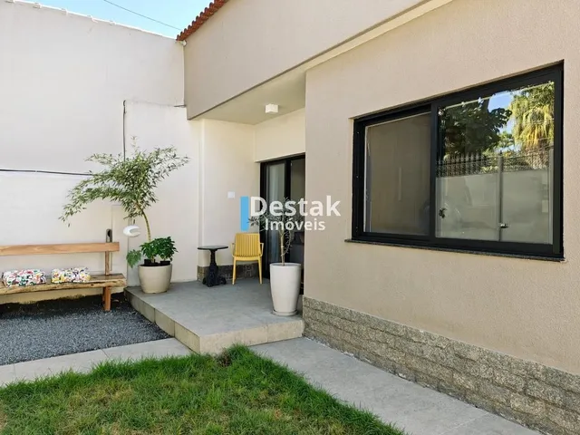 Imagem 14: Casa À Venda em Volta Redonda na Vila Mury, a Casa Conta com 5 Quartos, Cozinha Plenjada e Um Ambiente Amplo