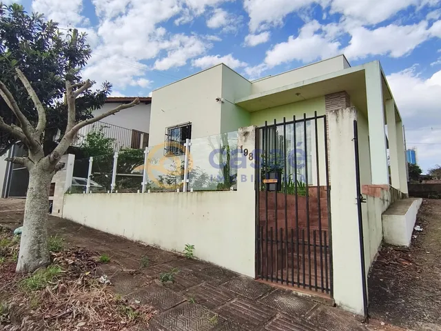 Imagem: Casa-Sobrado de 2 Andares Disponível para