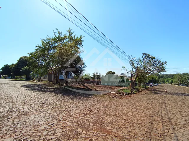 Imagem: Excelente Terreno de Esquina À Venda no