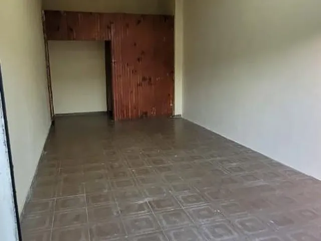Imagem 4: Linda Casa Residenial com Salão Comercial