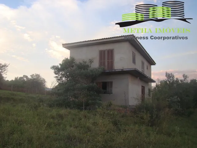Imagem 8: Chácara com 4 Suítes e 5 Banheiros em Araçoiaba da Serra-Sp: Oportunidade Única no Campo do Meio!